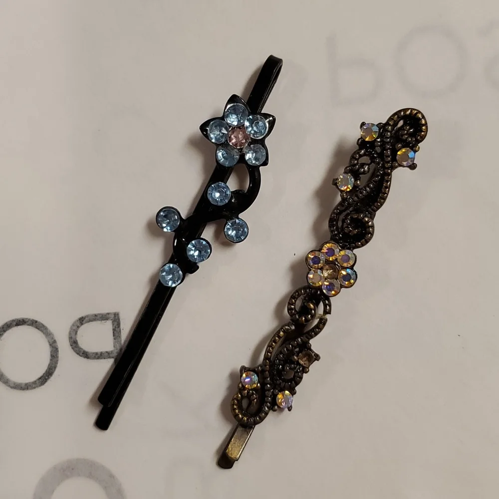 Set of 4 rhinestone embellished bobby hair pins AB blue and black floral motif